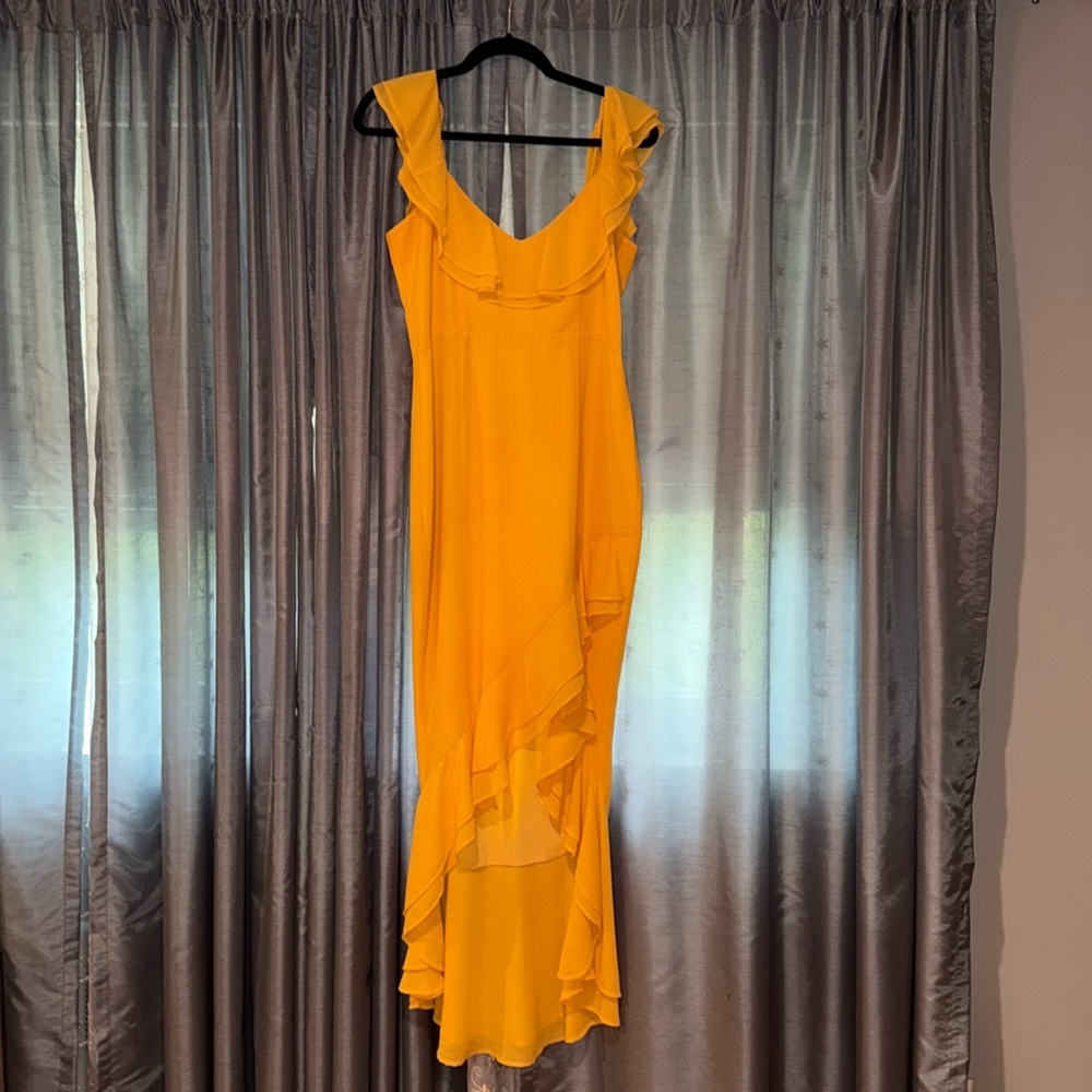 Lovers & Friends Ruffle Dress - Picture 1 of 3